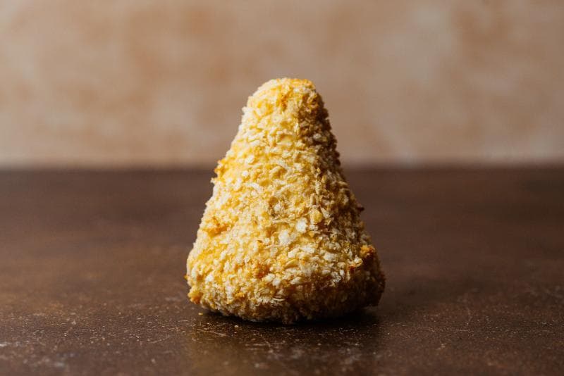 Coxinha Fit de Frango Recheada com Requeijão Cremoso