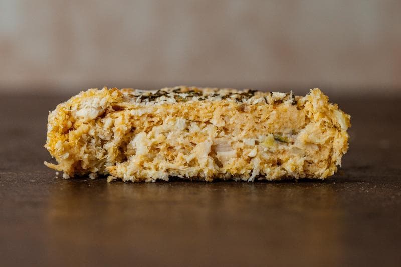 Nugfit de Frango Recheado com Alho Poró